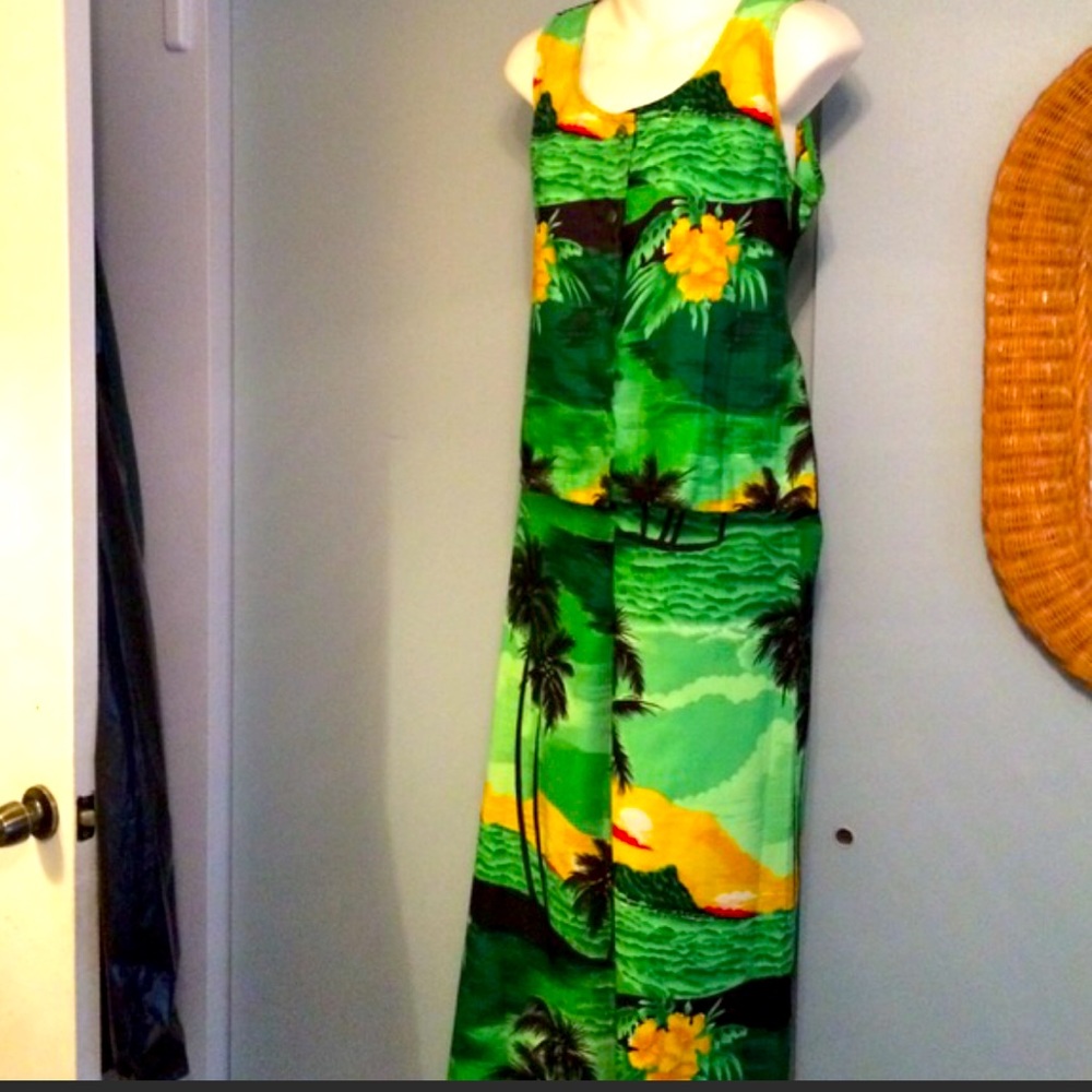 🌹🌹Island Wear Beach Set Size L🌹🌹 BNWT
